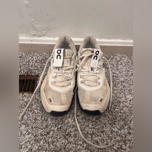 On Running Shoes - Women's OnCloud The Roger Pro Tennis Shoe Size 8.5 Gently worn